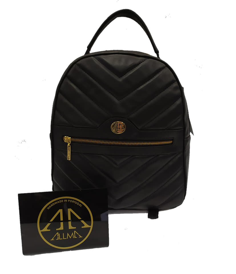 Mochila ALLMA Preta Matelassê Chevron